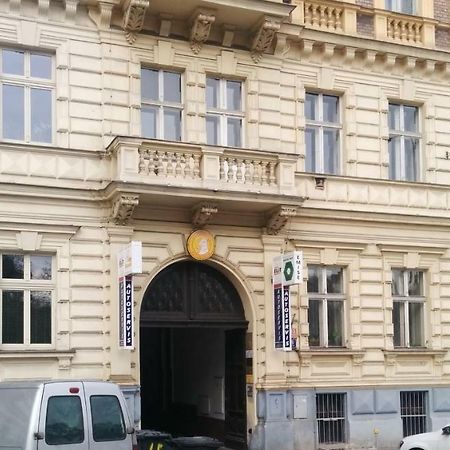 Quiet Courtyard Apartment Prague Luaran gambar