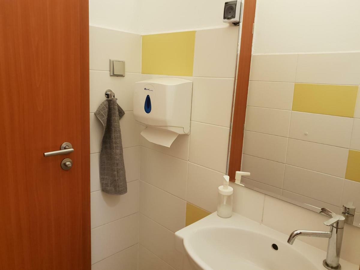 Quiet Courtyard Apartment Prague Luaran gambar