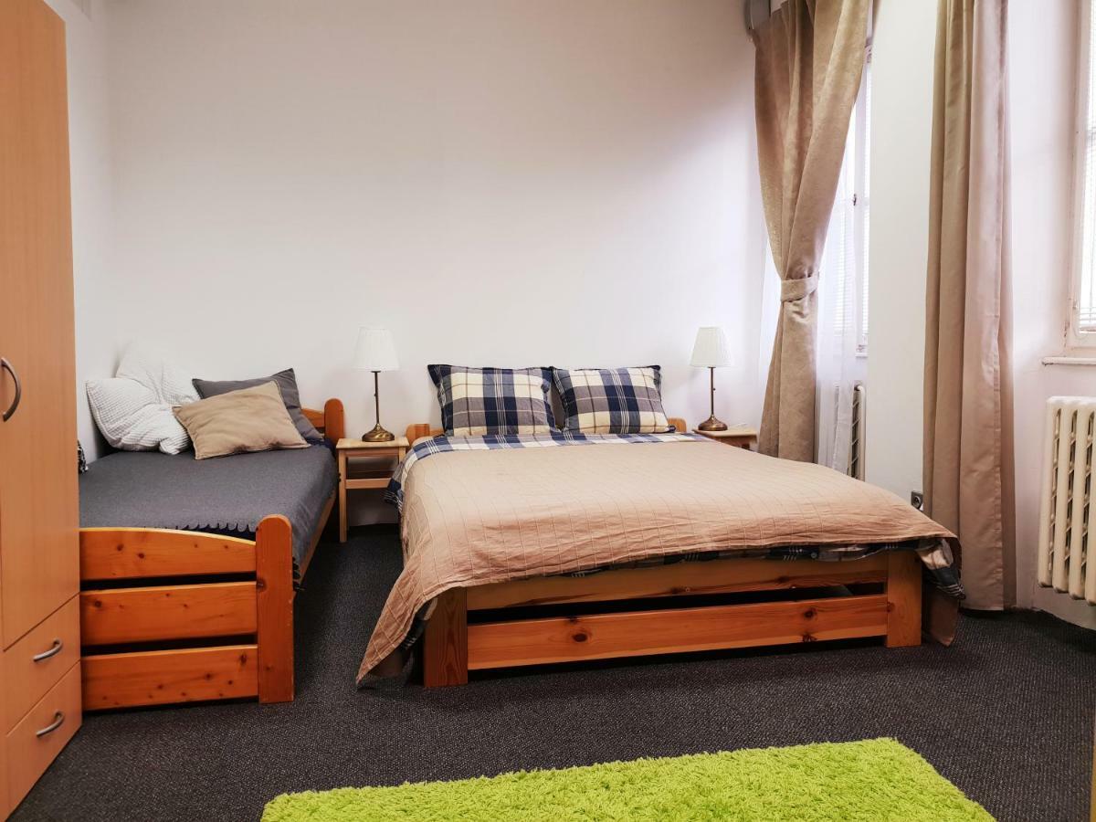 Quiet Courtyard Apartment Prague Luaran gambar